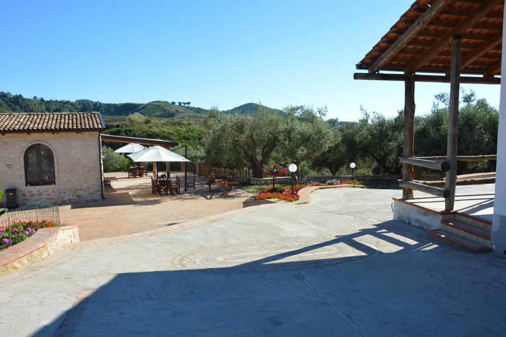 Azienda Agrituristica Carida Zaccanopoli Buitenkant foto